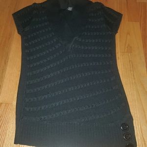 Sleeveless knitted sweater